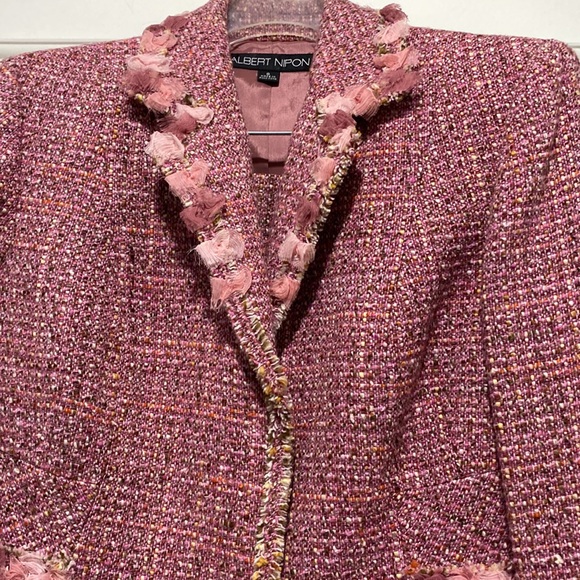 NWT designer pretty tweed suit w/flared bottom; flowered rosette designs-collar - Picture 2 of 6